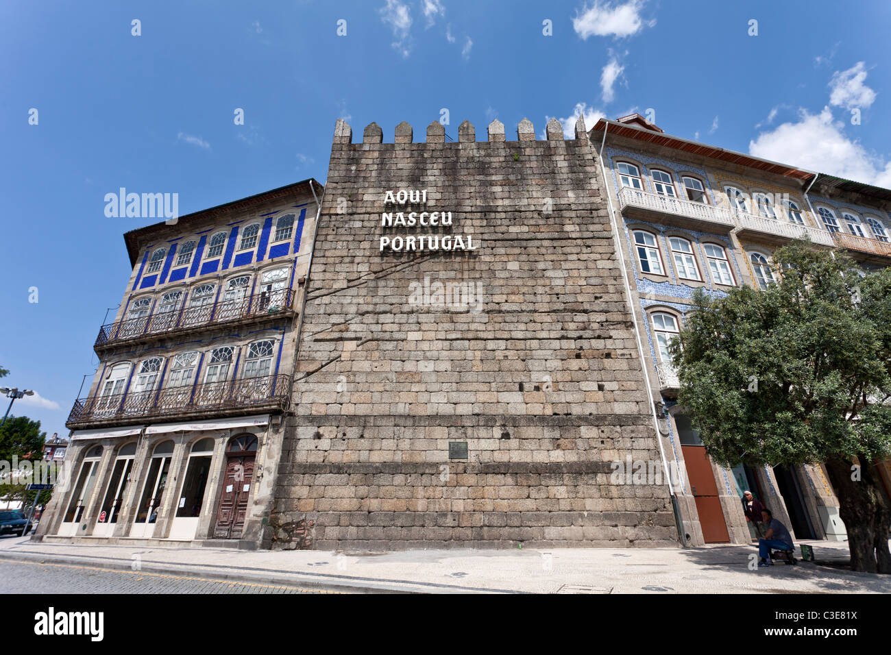 "Aqui Nasceu Portugal" Duvarı