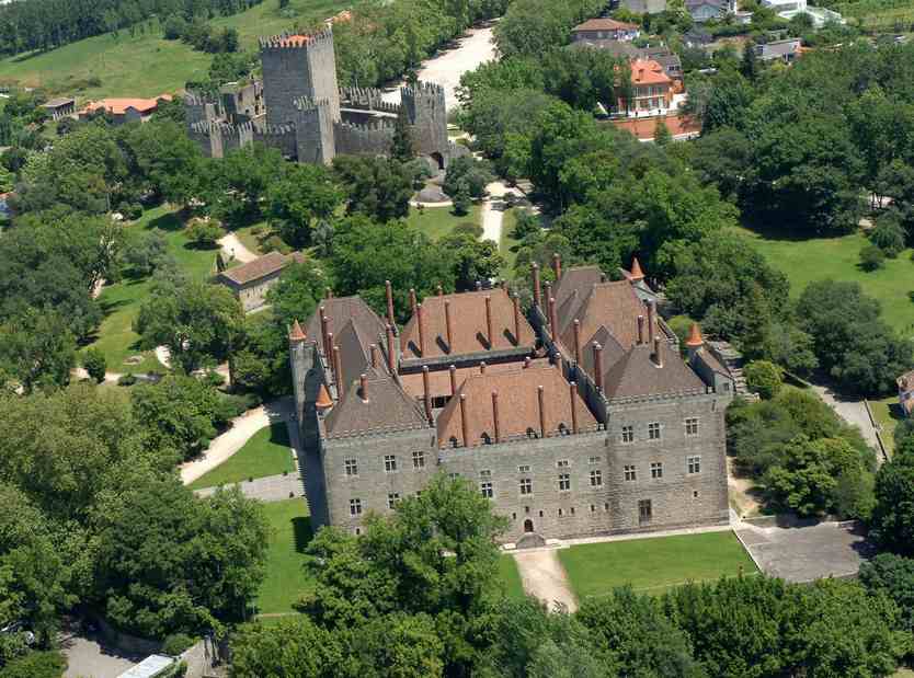 Bragança Dükleri Sarayı (Paço dos Duques)