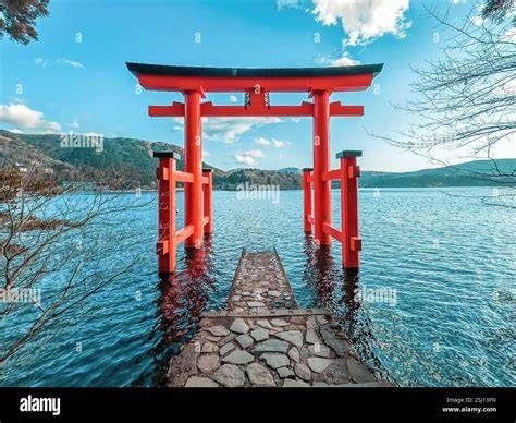 Hakone Hakone Tapınağı + Suda Torii