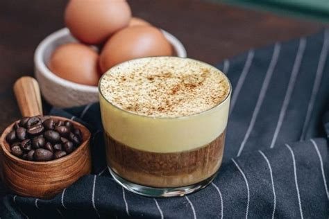 Egg coffee (ca phe trung)
