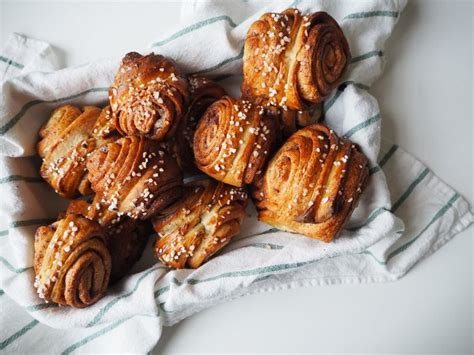Korvapuusti (tarçınlı çörek)