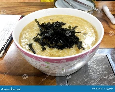 Jeonbok-juk (abalone lapası)