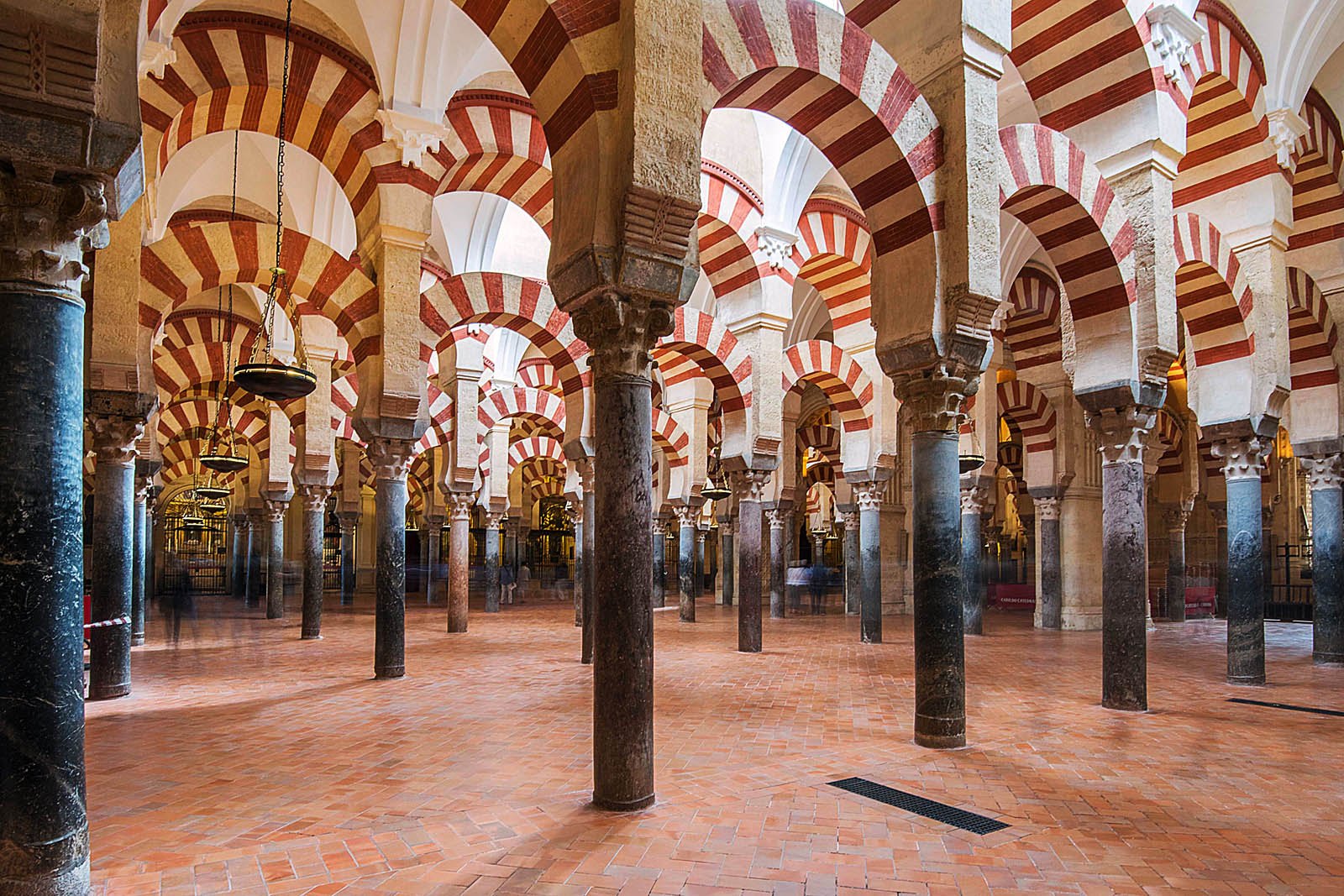 Judería (Yahudi Mahallesi) & Sinagog