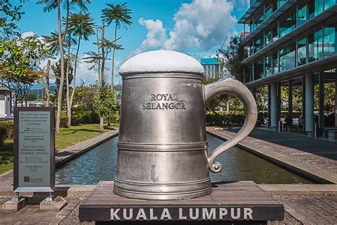 Royal Selangor kalay (pewter)