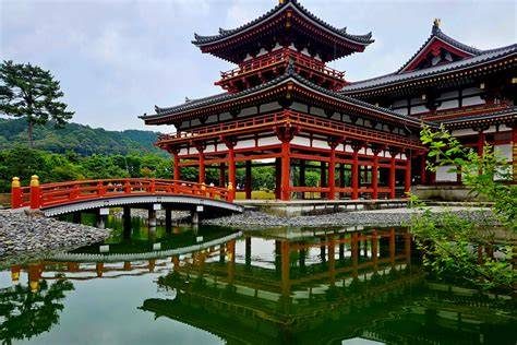 Uji