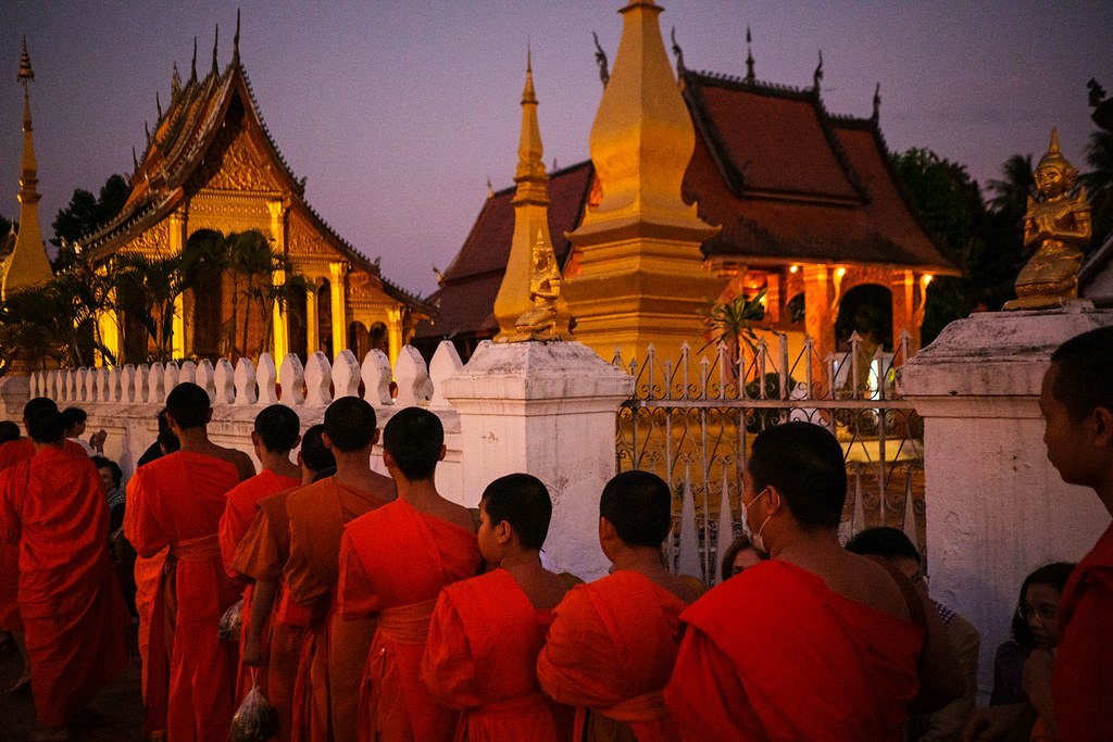 Sabah Sadaka Töreni (Tak Bat)