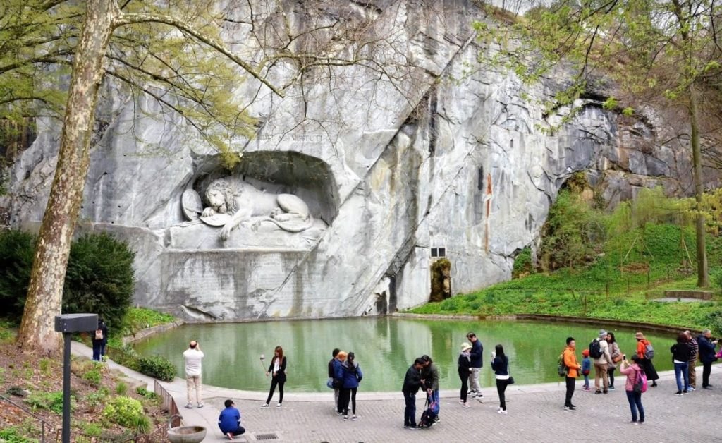 Aslan Anıtı (Löwendenkmal)