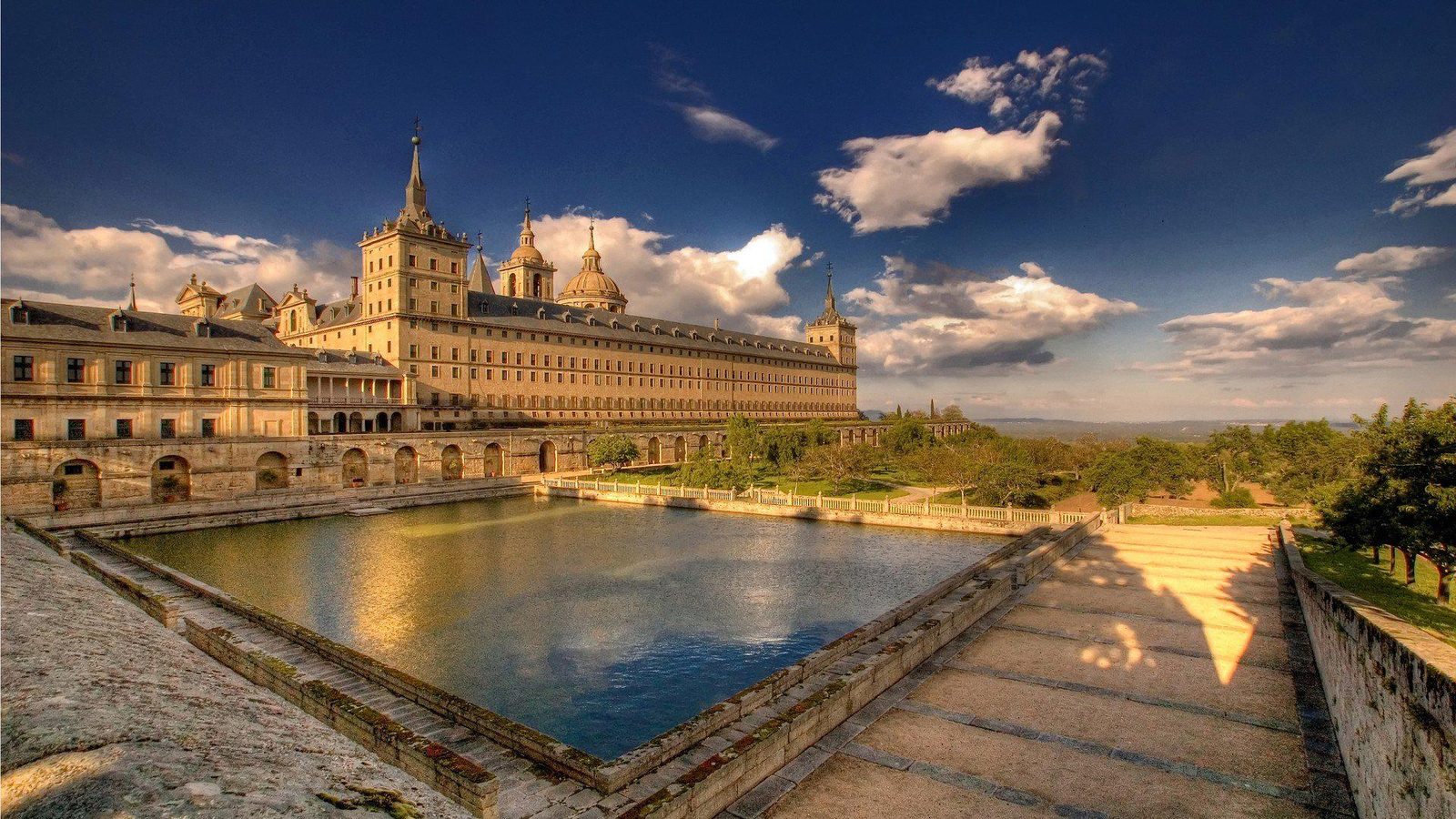 ucuzakesfet.com/madrid-el-escorial