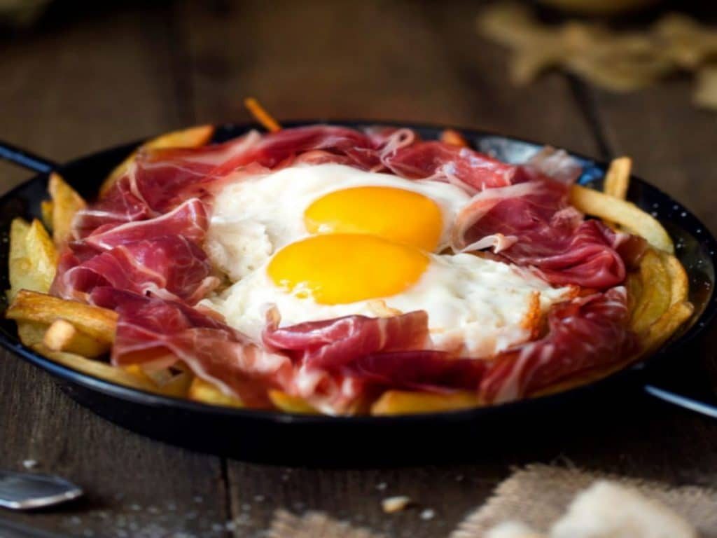 ucuzakesfet.com/madrid-huevos-rotos