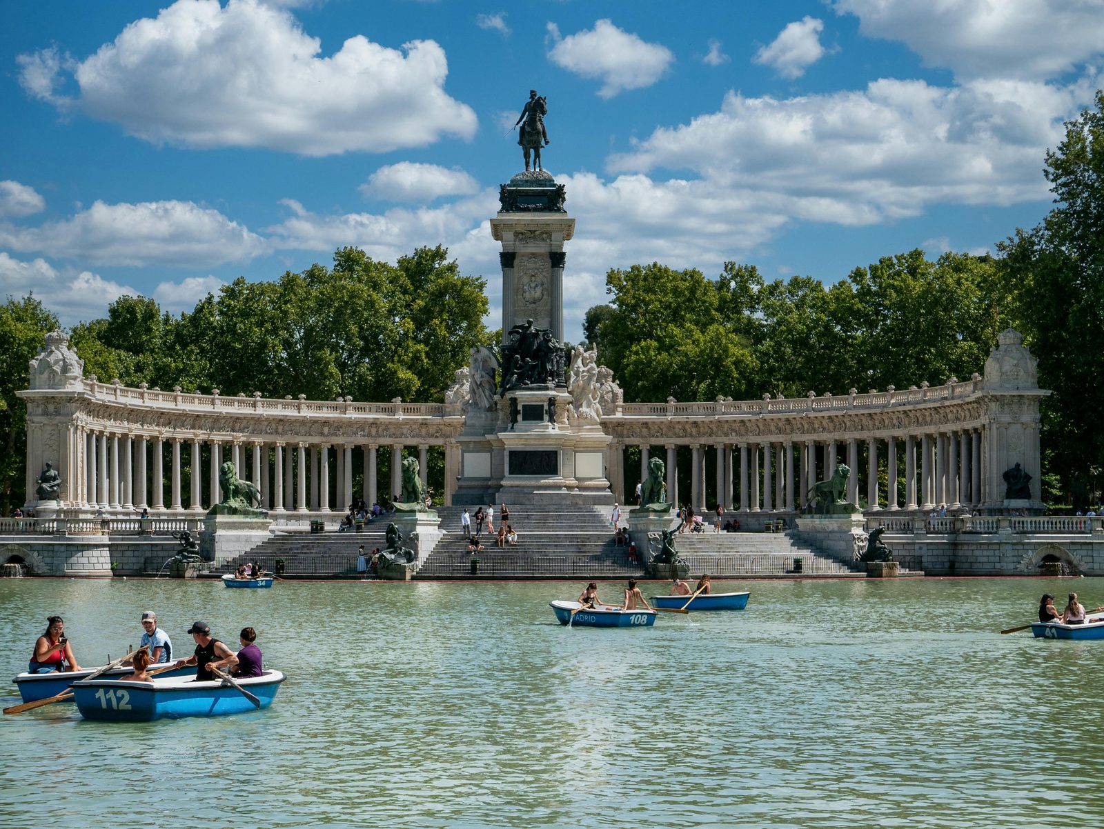 ucuzakesfet.com/madrid-parque-del-retiro