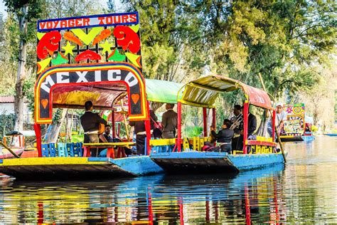 Mexico City Xochimilco (Trajinera tekneleri)