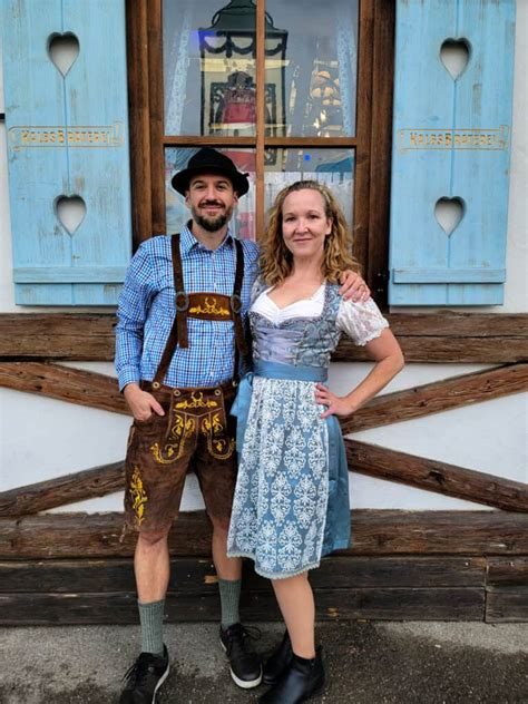 Lederhosen / Dirndl