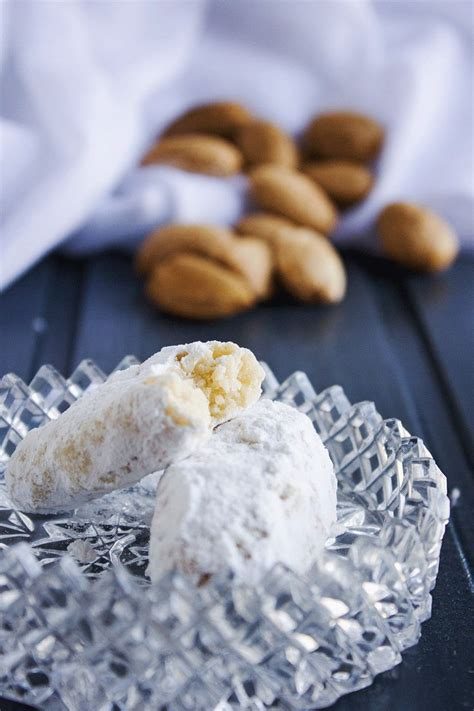 Amygdalota (badem tatlısı)
