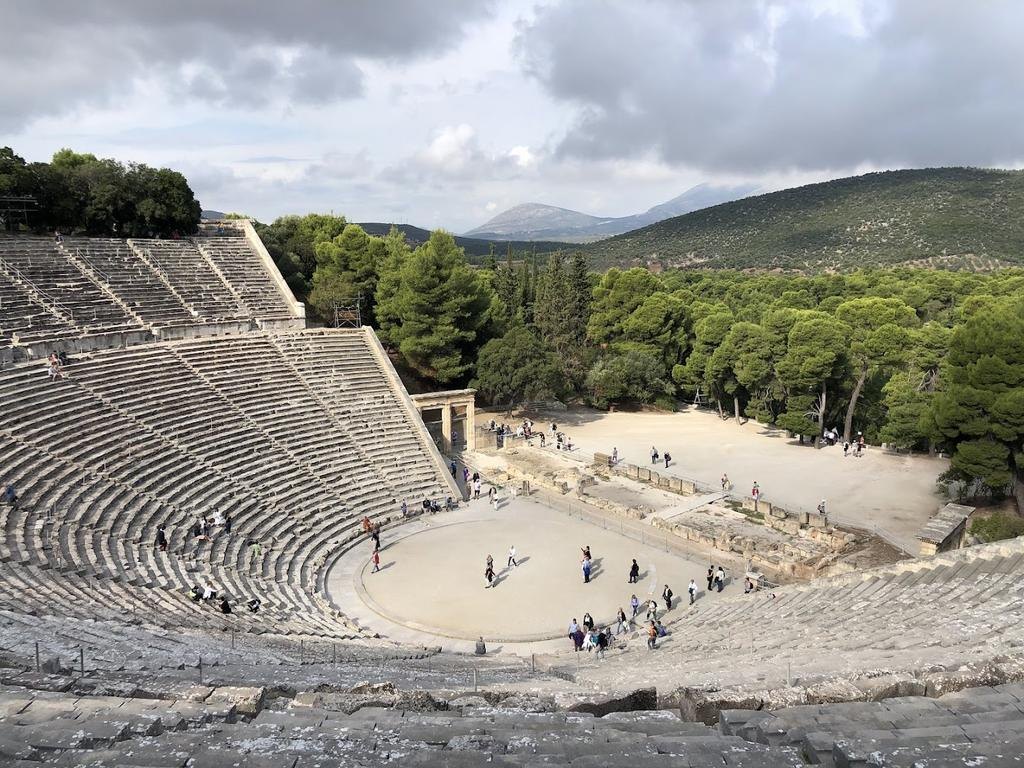 Epidaurus Antik Tiyatrosu