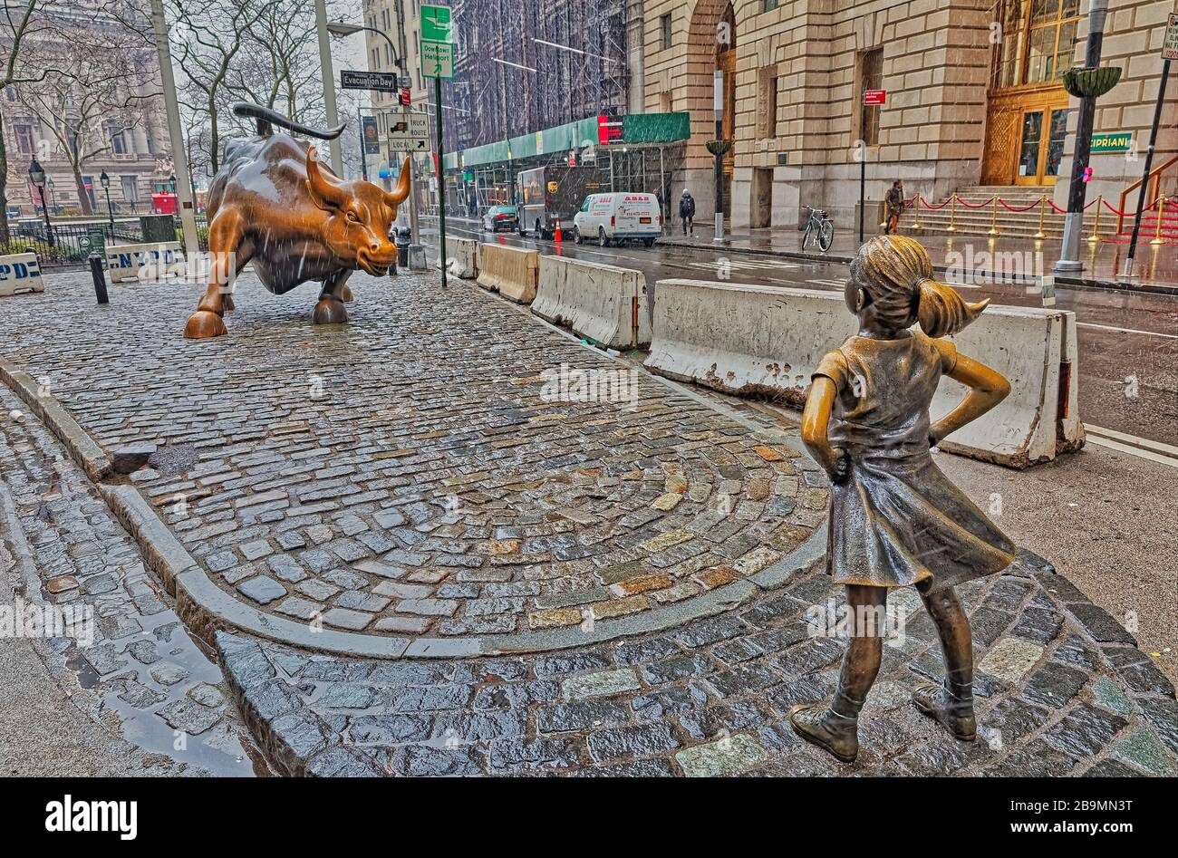 ucuzakesfet.com/newyork-wall-street-charging-bull-fearless-girl