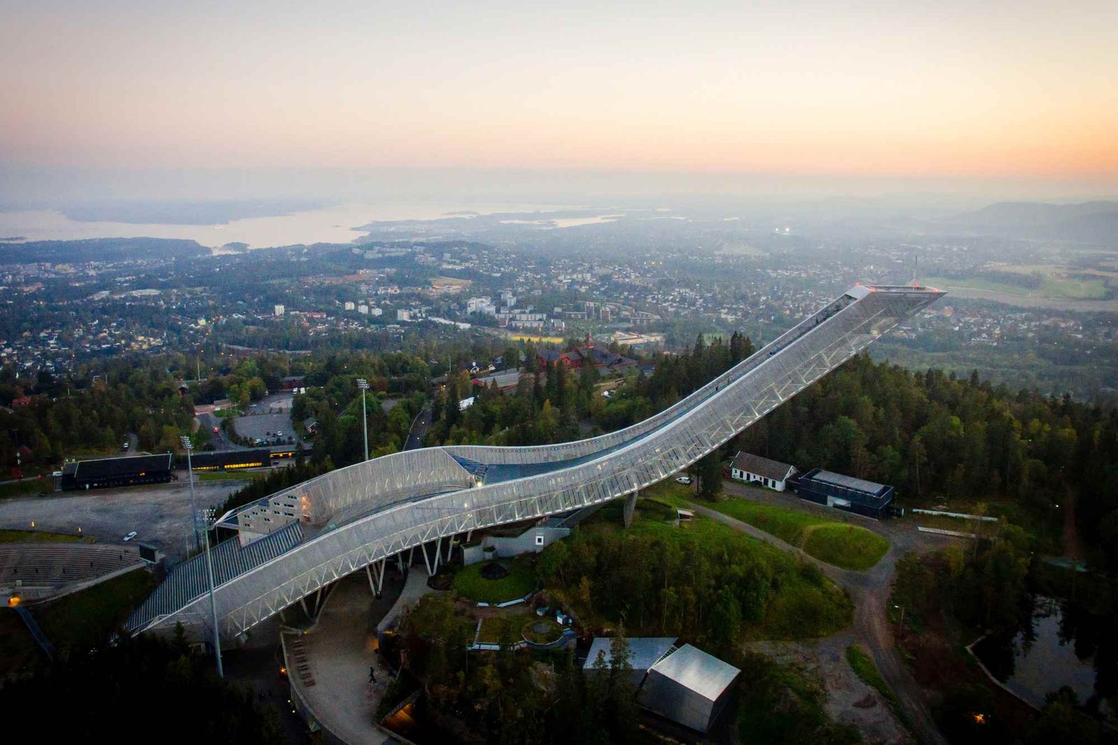 Oslo Holmenkollen Kayak Atlama Kulesi + Müze