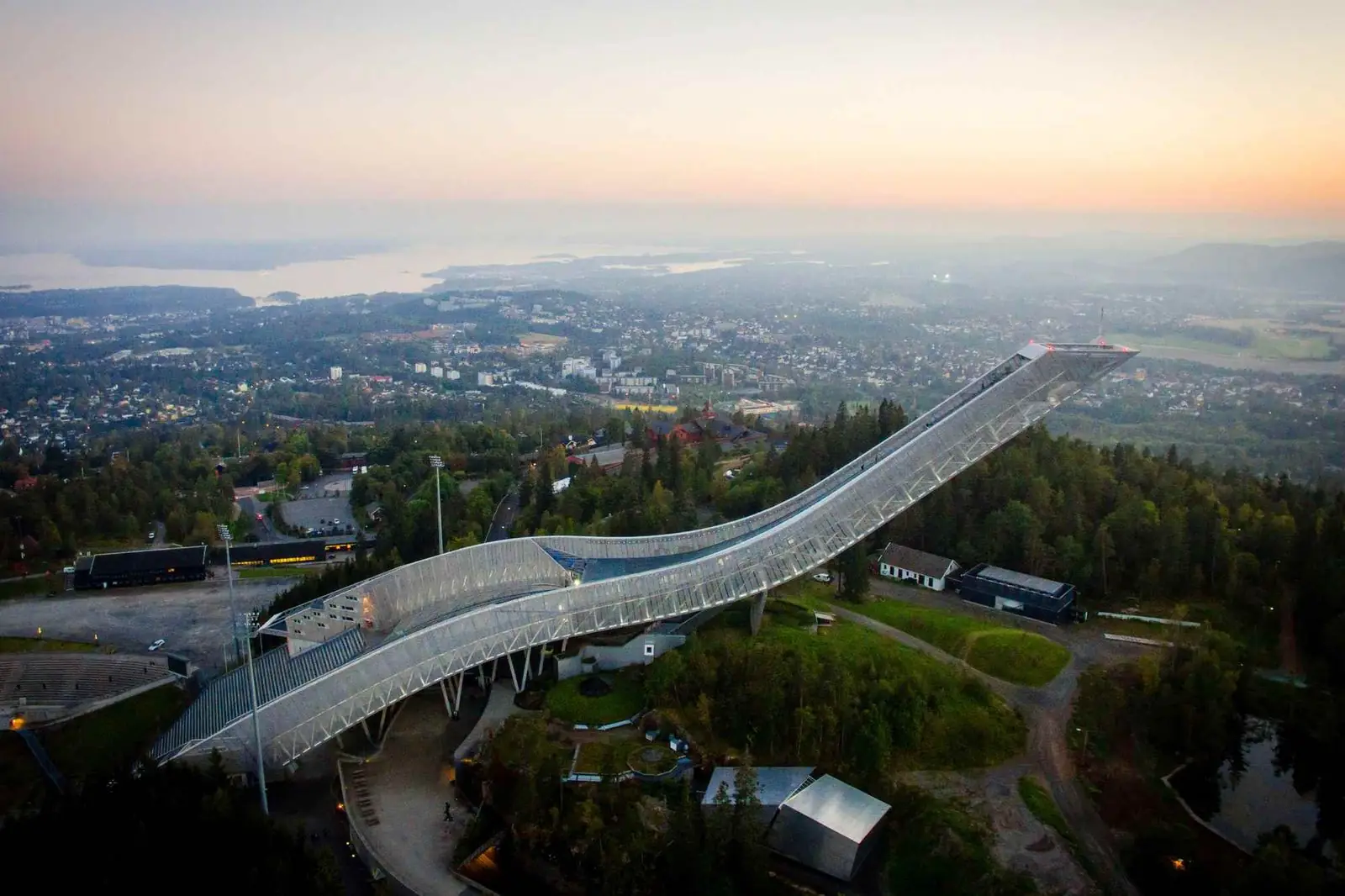 Oslo Holmenkollen Kayak Atlama Kulesi + Müze