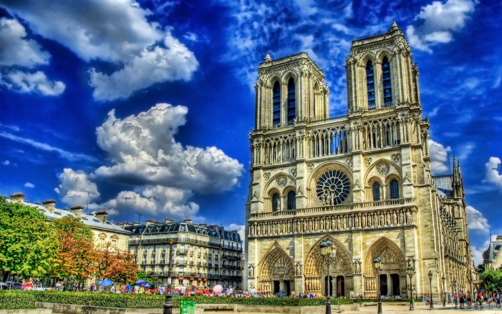 ucuzakesfet.com/paris-notre-dame-katedrali