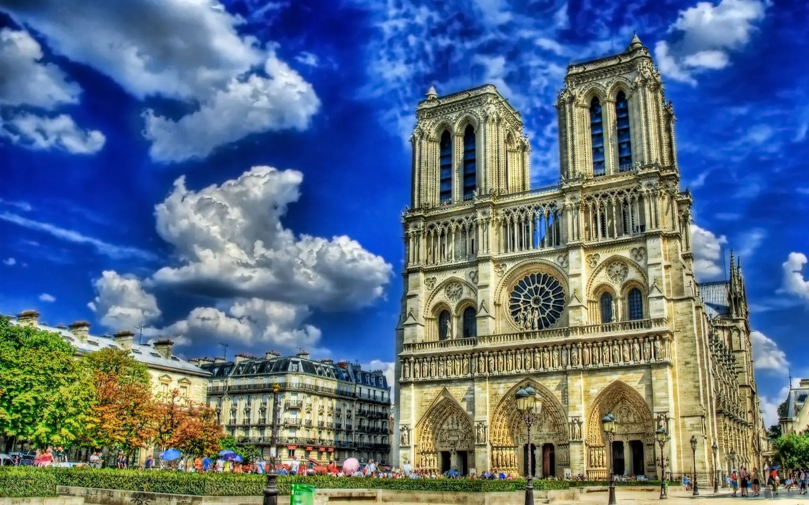 Paris: notre dame katedrali