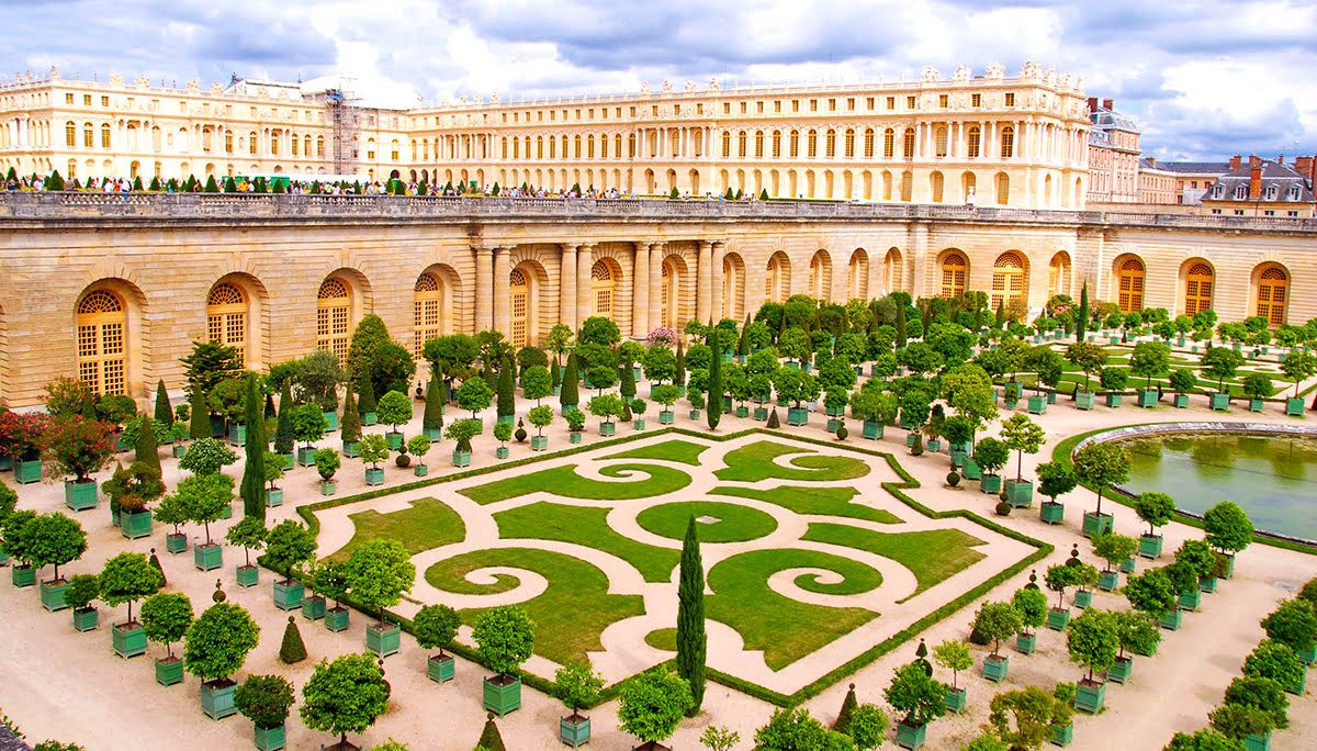 ucuzakesfet.com/paris-versay-sarayi