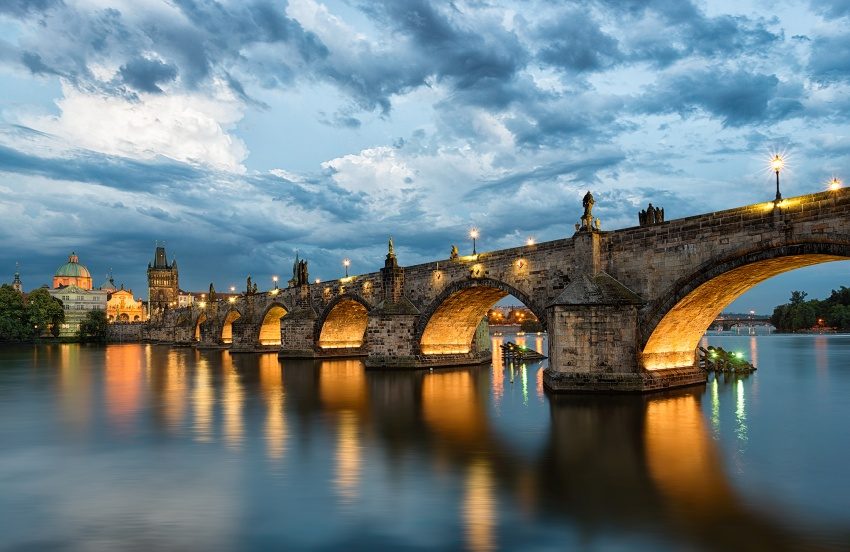 ucuzakesfet.com/prag-charles-koprusu-karl-v-most