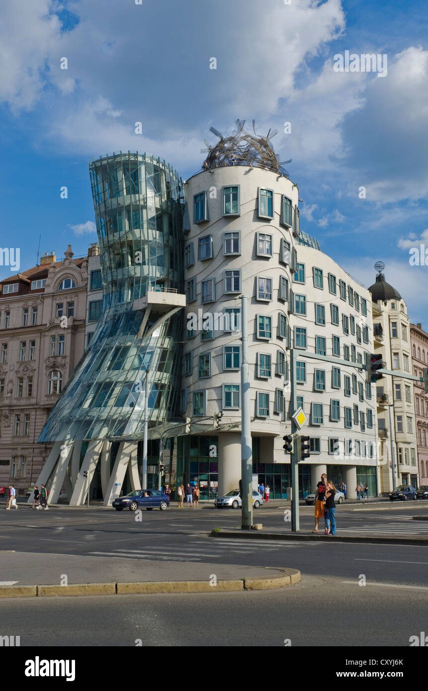 ucuzakesfet.com/prag-tan-ici-d-m-dansing-house