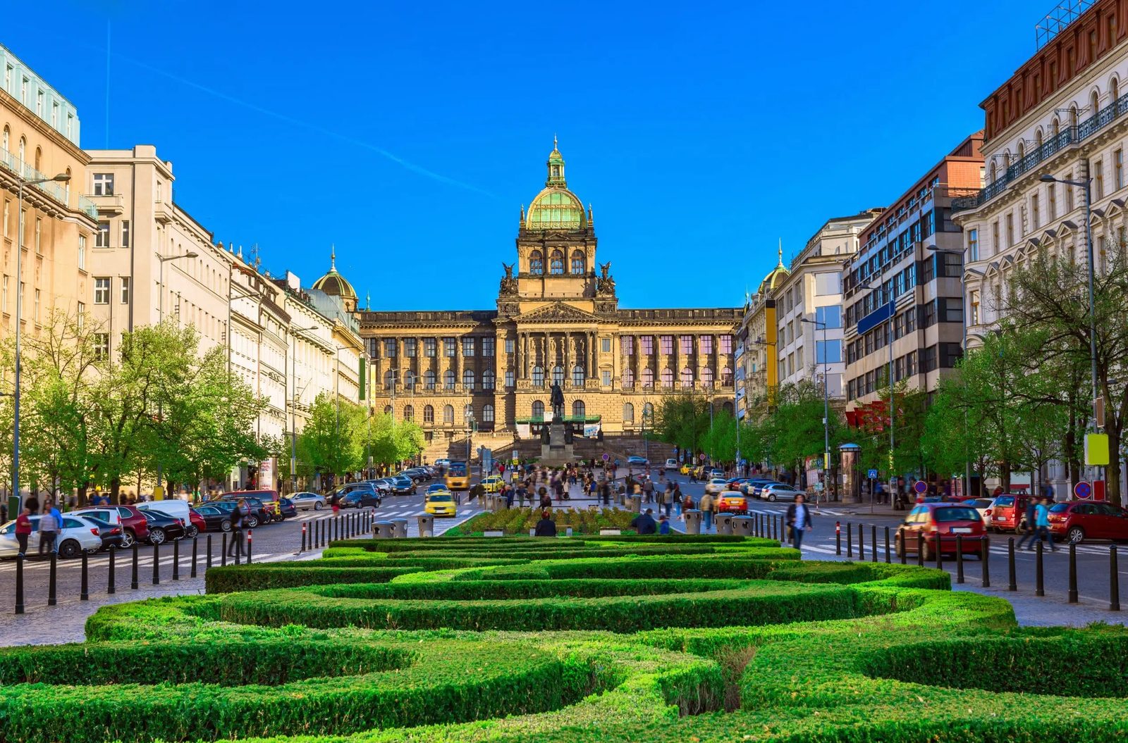 ucuzakesfet.com/prag-vaclavske-nam-sti-wenceslas-meydani