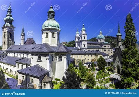 Salzburg St. Peter Manastırı + Mezarlığı