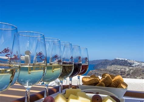 Santorini Santo Wines (kaldera bağı)