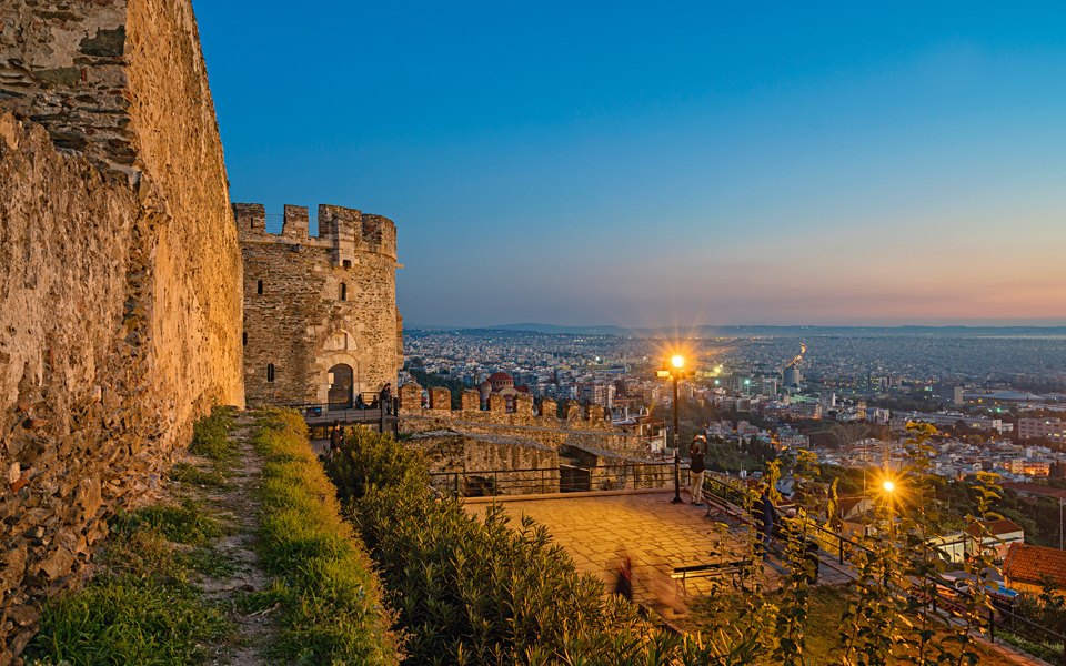 Ano Poli (Üst Şehir) & Surlar
