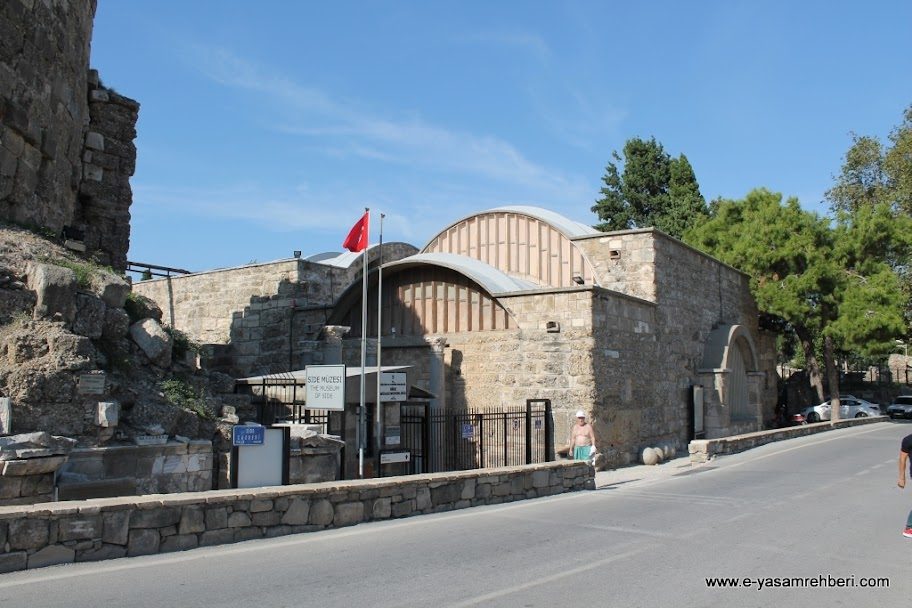 Side Side Müzesi (Roma Hamamı)