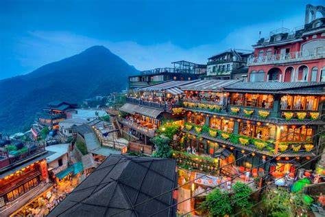 Jiufen + Shifen