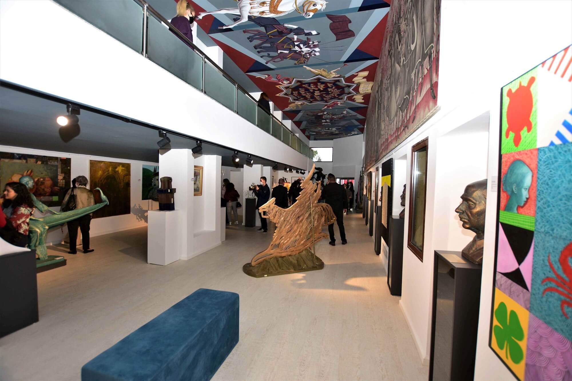 Uygulamalı Sanatlar Müzesi & Broadway