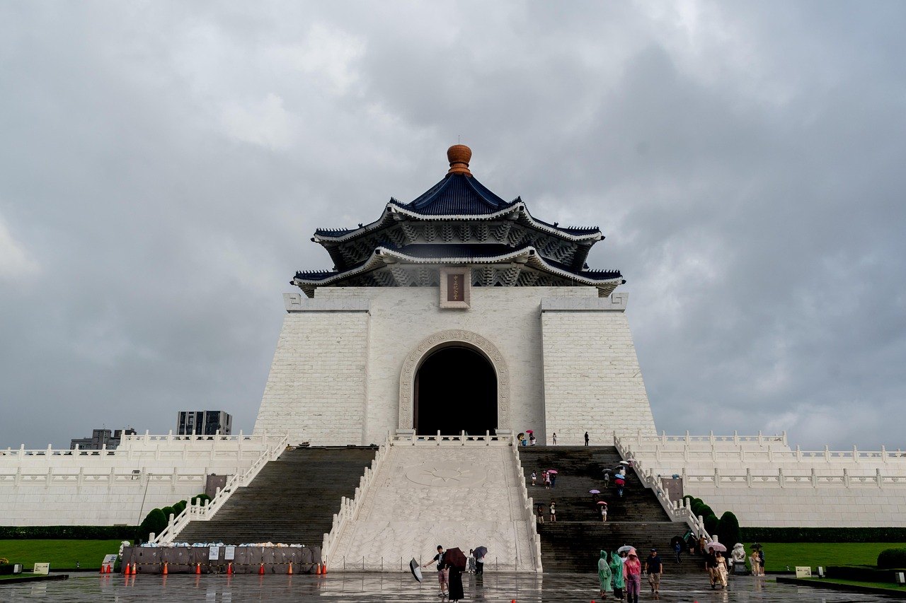 Taipei — Chiang Kai-shek Anıtı & Longshan Tapınağı