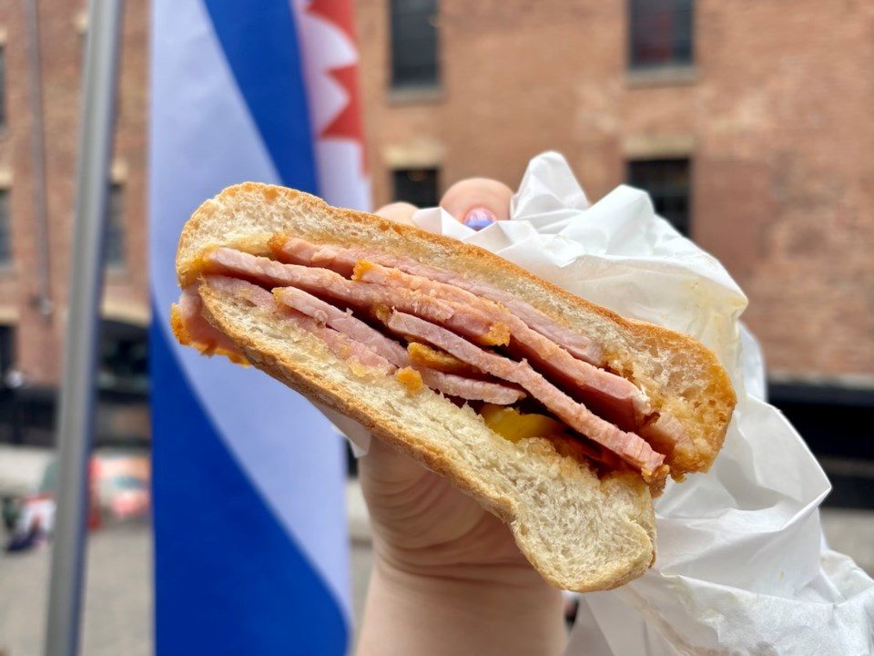 Peameal bacon sandviç