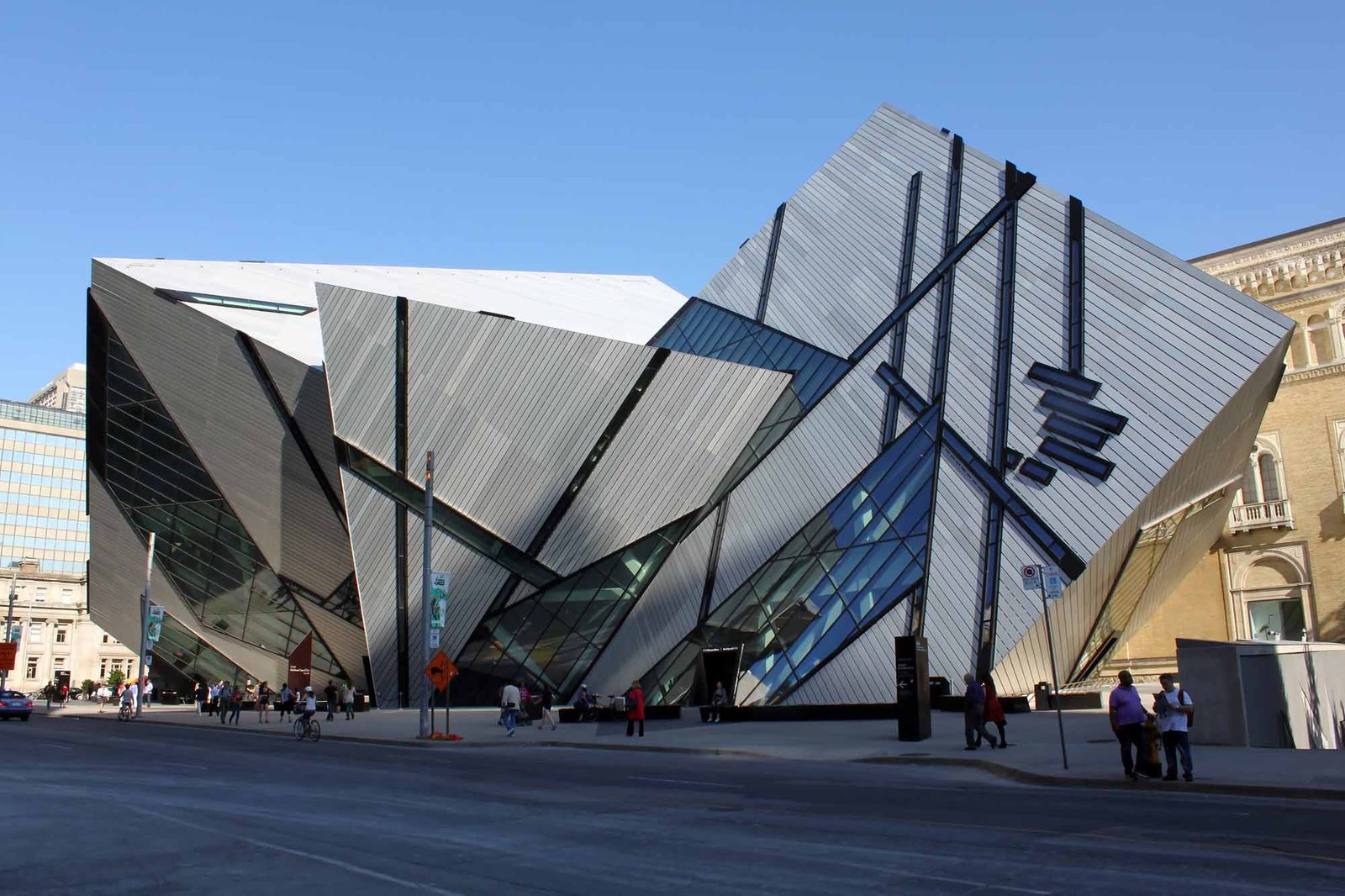 Toronto Royal Ontario Museum (ROM)