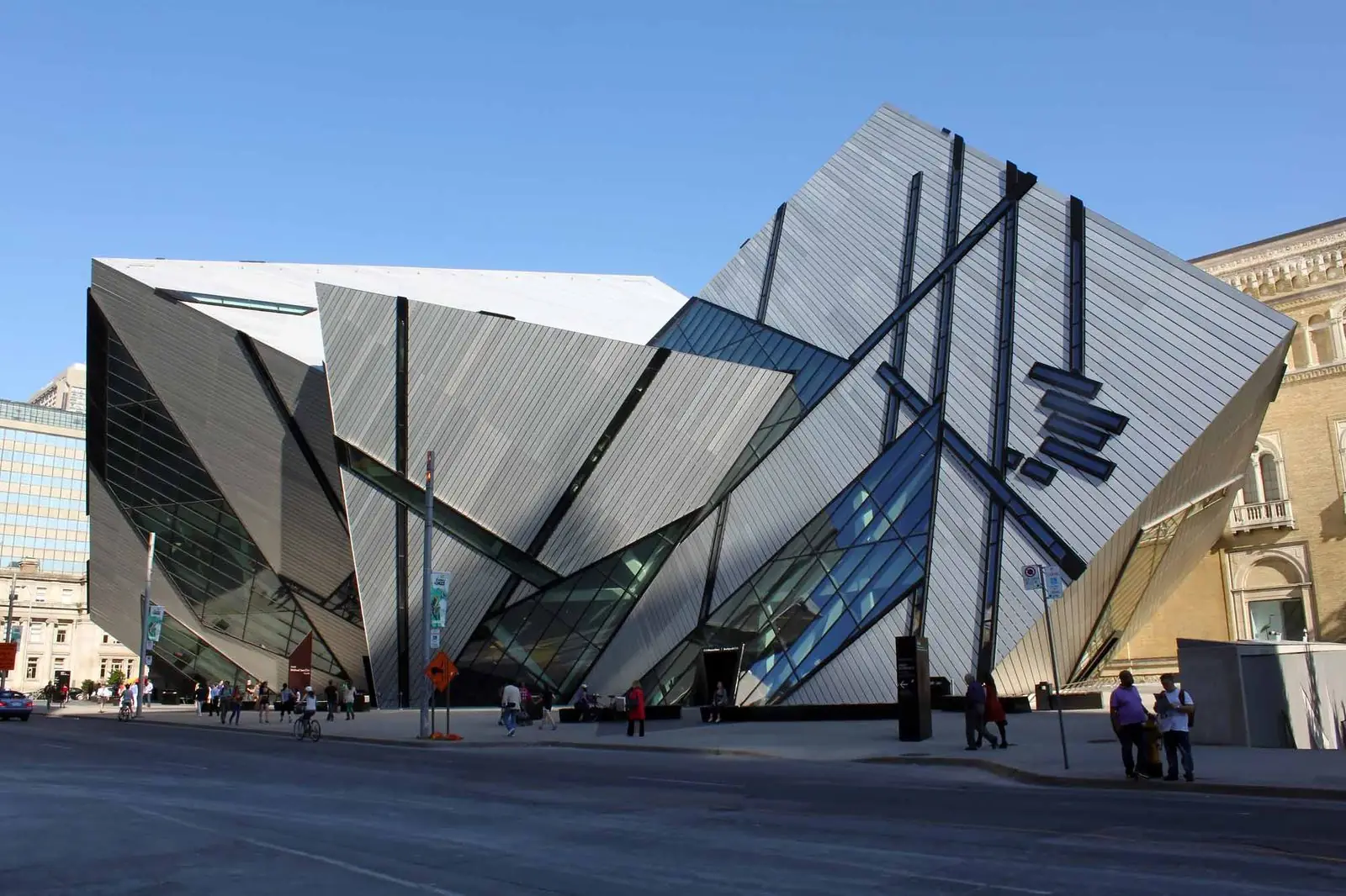 Toronto Royal Ontario Museum (ROM)