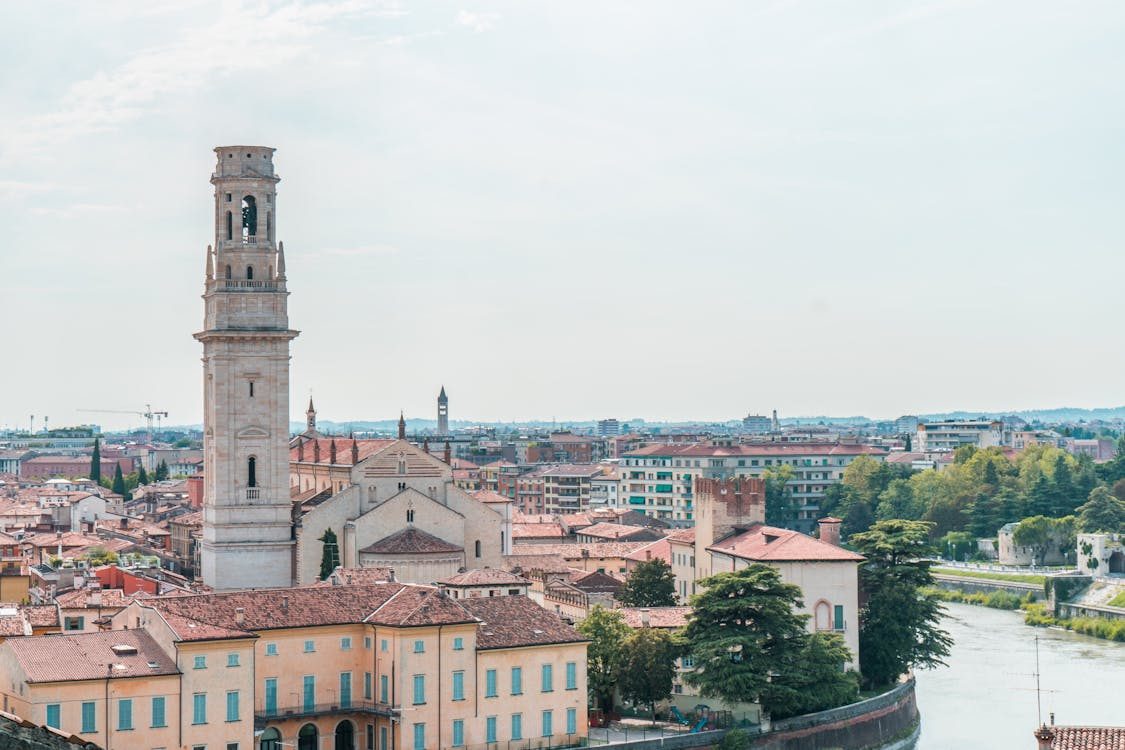 ucuzakesfet.com/verona-torre-dei-lamberti