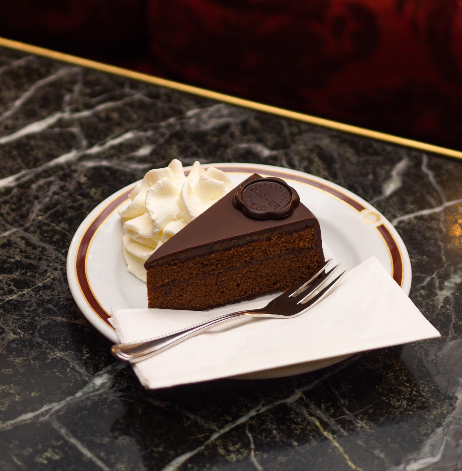 ucuzakesfet.com/viyana-sachertorte